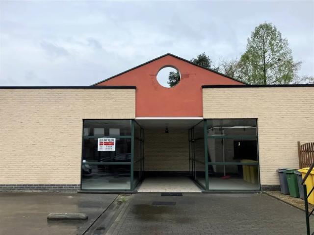 à louer Surface commerciale Ramsel Gustaaf Vandenheuvelstraat