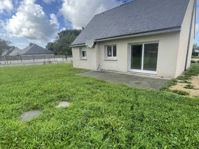 A LOUER, Saint Derrien, maison 2 chambres