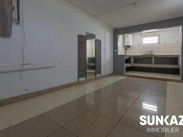 A louer SAINT PIERRE Centre Appt F2 de 35 m² en duplex Loyer 679 CC Louer Appartements Saint Pierre SUNKAZ