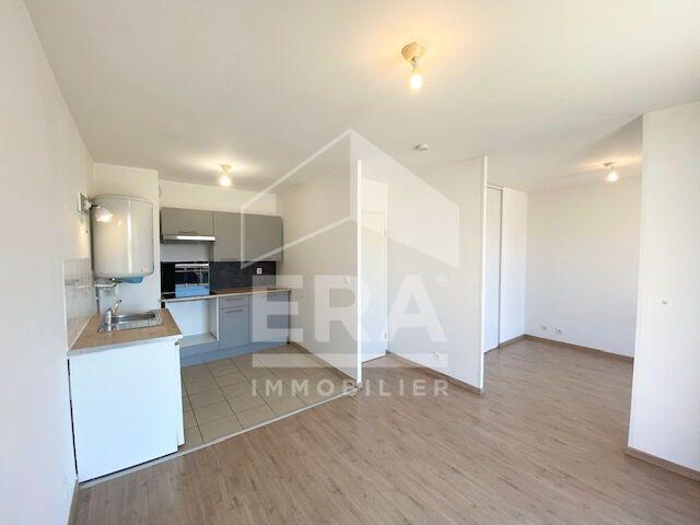 A louer secteur Calais Mairie Appartement T1 Bis balcon + place de parking