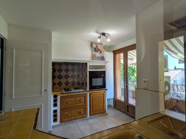 À louer – Spacieux appartement T5 de 114,70 m² avec garage et balcons à Draguignan