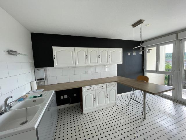 À LOUER ! SPACIEUX T3 AVEC BALCON ! LA VERPILLIÈRE 38290