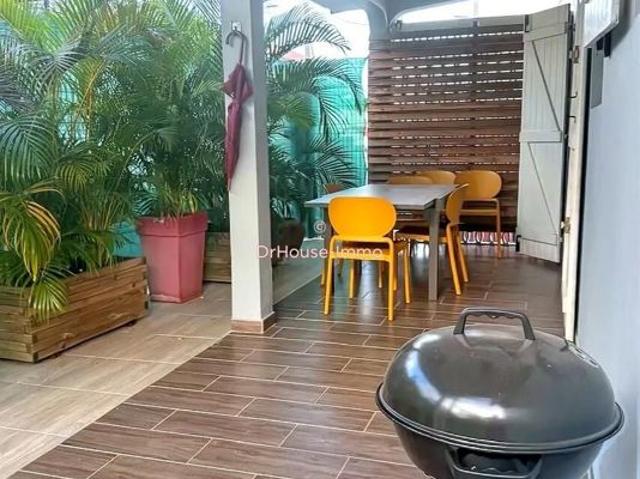 À louer T4 meublé avec terrasse et espace extérieur Bourg du Vauclin