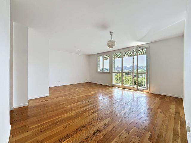 A LOUER T4 de 76m² 12 RUE DU CAPITAINE FERBER Caluire et Cuire, Caluire et cuire 69300
