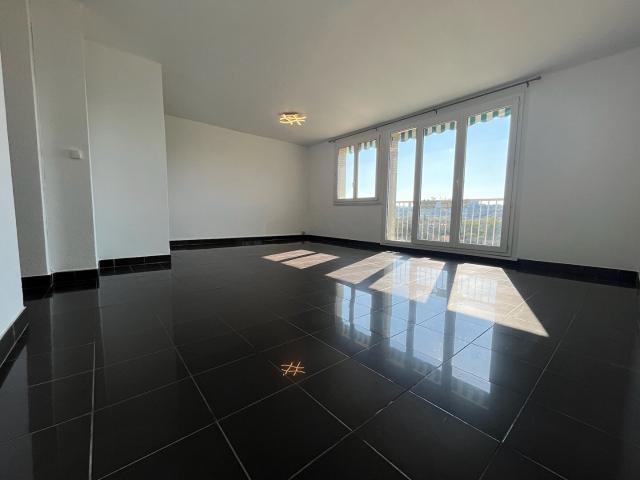 A LOUER T4 de 77m² 12 RUE DU CAPITAINE FERBER à Caluire et Cuire, Caluire et cuire 69300