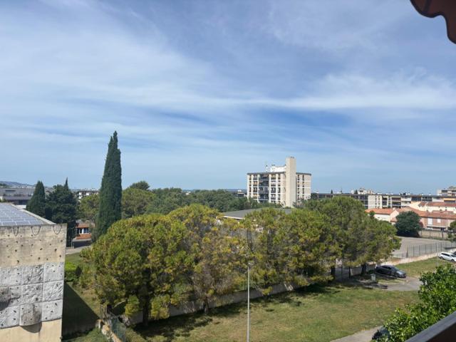 A LOUER T4 74M2 EN 4EME ETAGE LA SIGNORE II