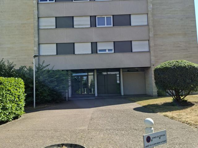 A LOUER T5 DANS RESIDENCE FERMEE ET SECURISEE VERNEUIL SUR SEINE