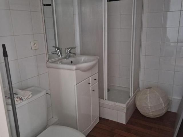 A LOUER T1 MEUBLE QUARTIER CATHO