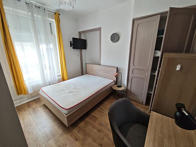 a louer: t1 à lille•• 450 €