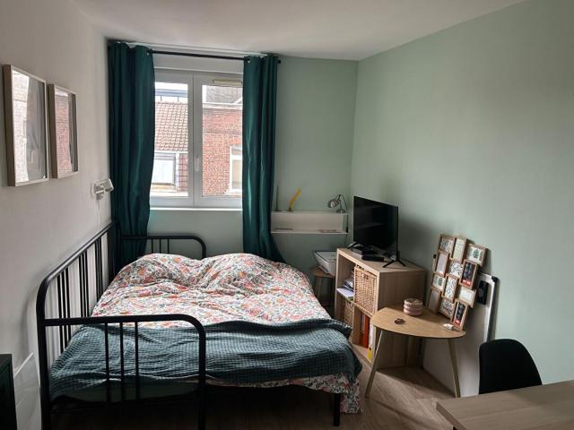 a louer: t1 à lille•• 570 €