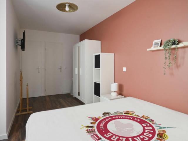 a louer: t1 à lille•• 665 €