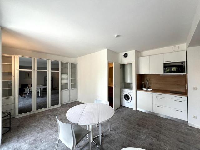 a louer: t1 à lille•• 795 €