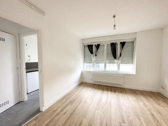 a louer: t1 à lille•fives splendide• 590 €