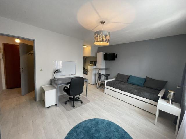 a louer: t1 à lille•jb lebas• 600 €