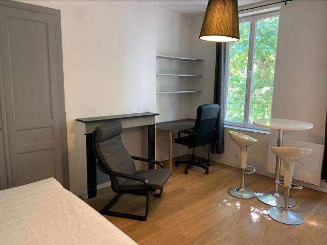 a louer: t1 à lille•porte des postes• 565 €