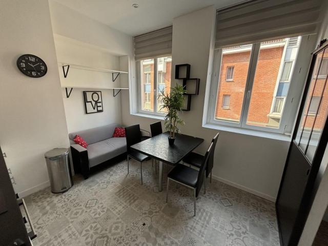 a louer: t1 à lille•rue charles de muyssaert vauban• 665 €