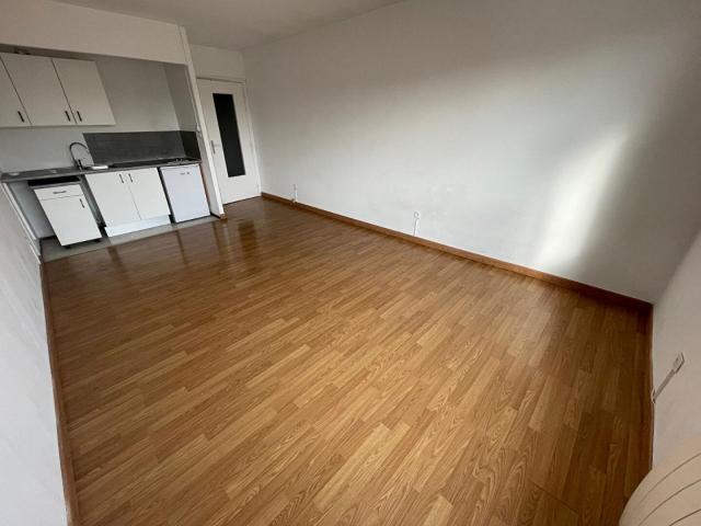 a louer: t1 à lille•rue du général de wett chu lille sud• 559 €