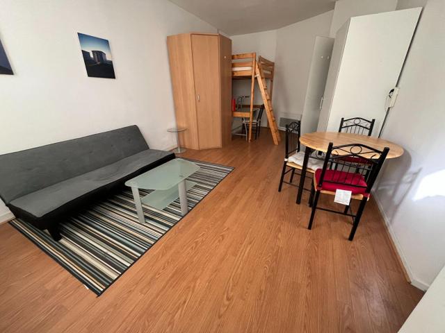 a louer: t1 à lille•rue du rempart vieux lille• 469 €