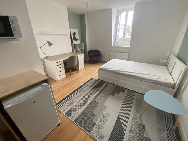 a louer: t1 à lille•rue jacquemars giélée vauban• 760 €