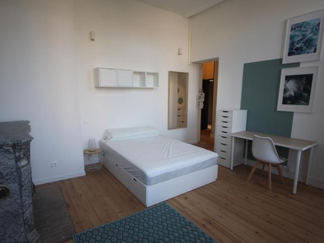 a louer: t1 à lille•rue jacquemars giélée vauban• 770 €