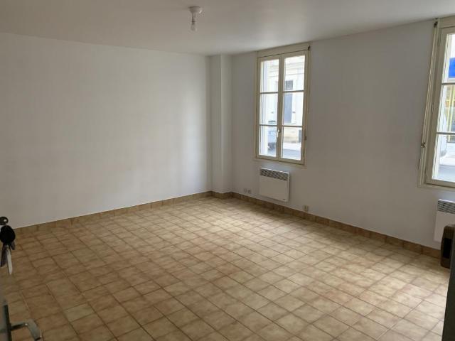 A LOUER T1 ANGERS CENTRE