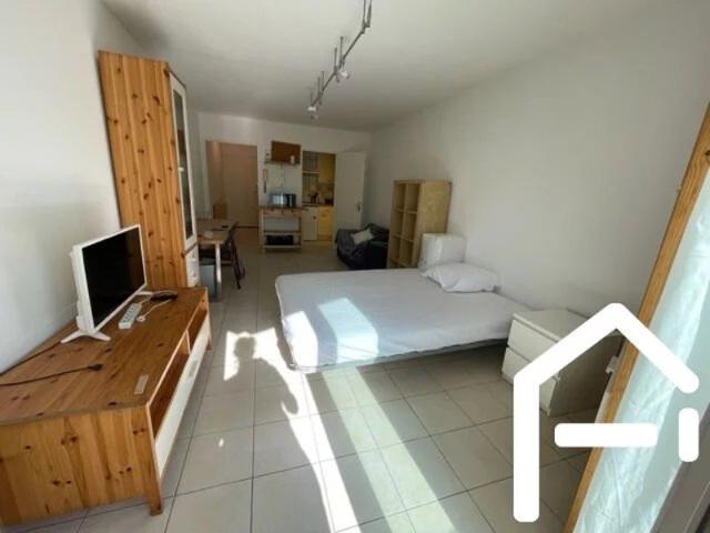 A louer: T1 BIS MEUBLE à MATABIAU avec balcon