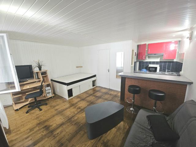 A louer T1 28m2 meublé à Jeanne d'Arc avec Parking ou Terrasse de 10m2