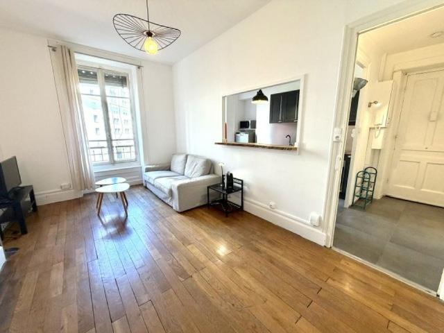 A LOUER T1BIS MEUBLE DE 35.60 m² COURS DE LA REPUBLIQUE VILLEURBANNE
