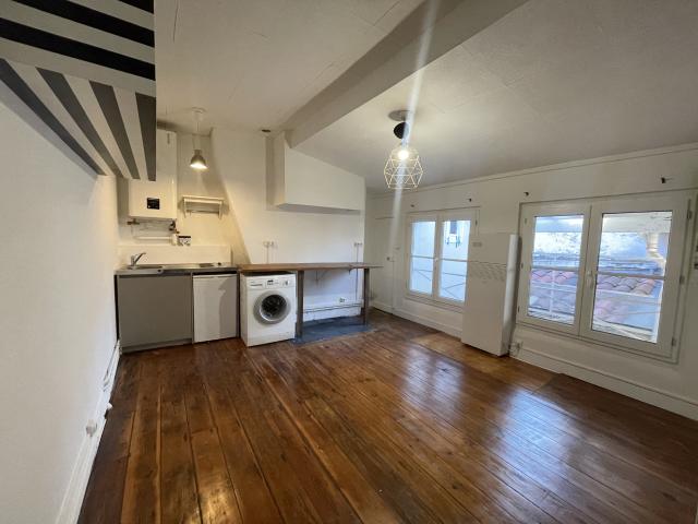 À LOUER T2 MEUBLÉ 29 m2 TOULOUSE RUE GAMBETTA