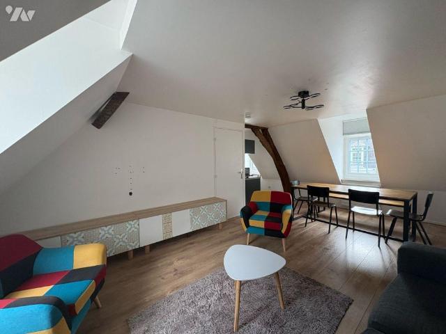 À louer T2 meublé Vieux Lille 48 Rue Royale Lille Situé en plein coeur du Vieux Lille.