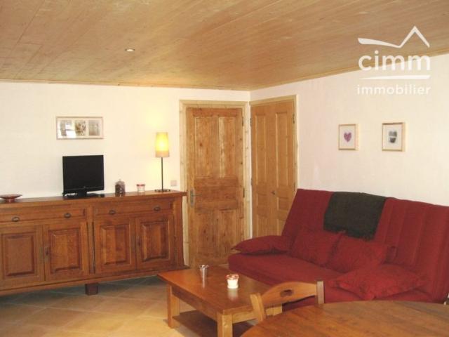 A LOUER T2 MEUBLE A COMBLOUX