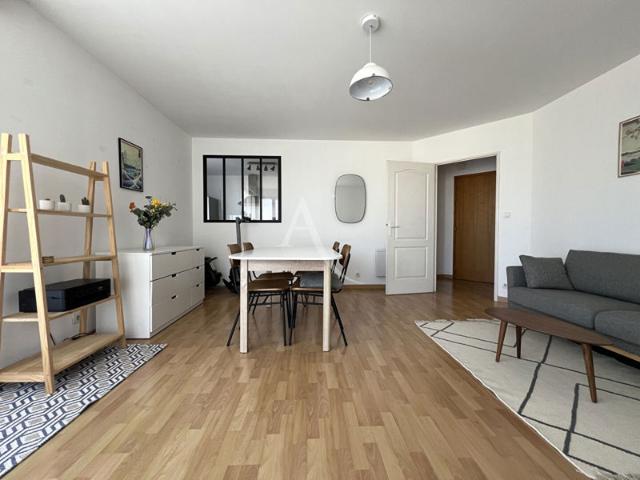 A LOUER T2 meublé Angers 54 m² balcon et box parking