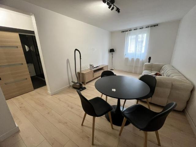 A LOUER T2 MEUBLE ANGERS DOUTRE