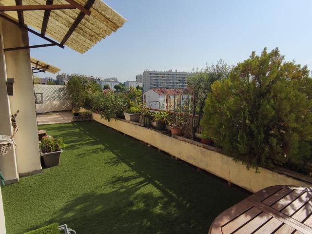 À LOUER – T2 AVEC GRANDE TERRASSE – MARSEILLE 5ᵉ