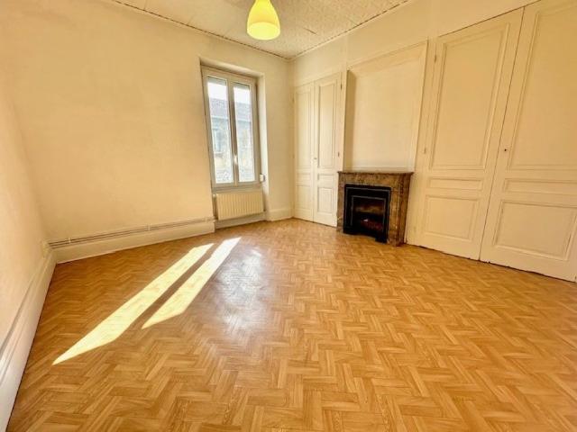 A LOUER T2 DE 57M² RUE SALOMON REINACH LYON 7EME