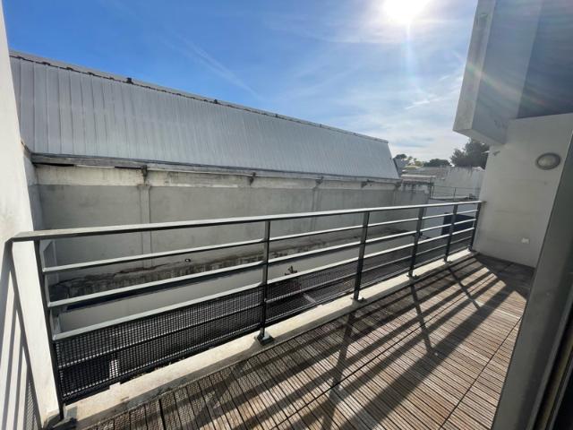 À louer T2 lumineux avec terrasse et parking Marseille 8