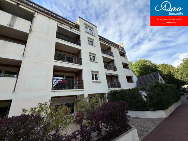 A louer T3 avec terrasse et balcon Sainte Savine parking s