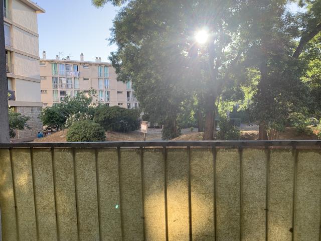 A LOUER TYPE 3 +59m2 LA PAULINE 13009 MARSEILLE REZ DE CHAUSSEE