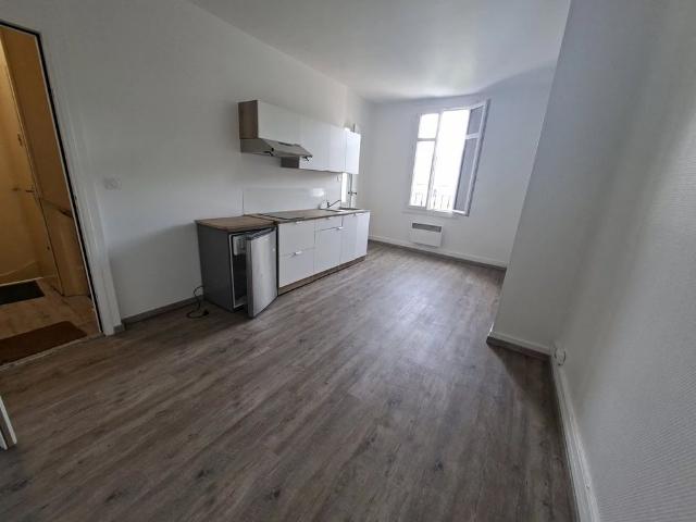 À LOUER – TOURS CENTRE – Studio 16,83 m² • Réf. TNG G0326 3