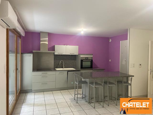 A louer très bel appartement type 3 copropriété récente proche gare BOURG EN BRESSE