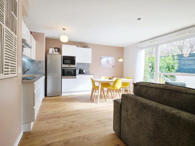 A louer un appartement meublé de type 3 avec garage et jardi