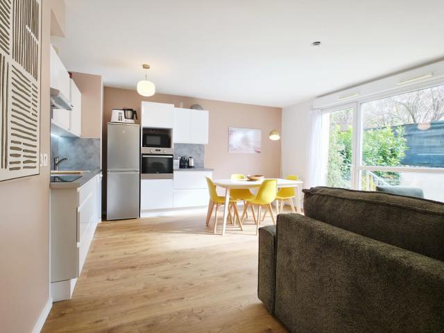 A louer un appartement meublé de type 3 avec garage et jardin 1100 € / mois CC