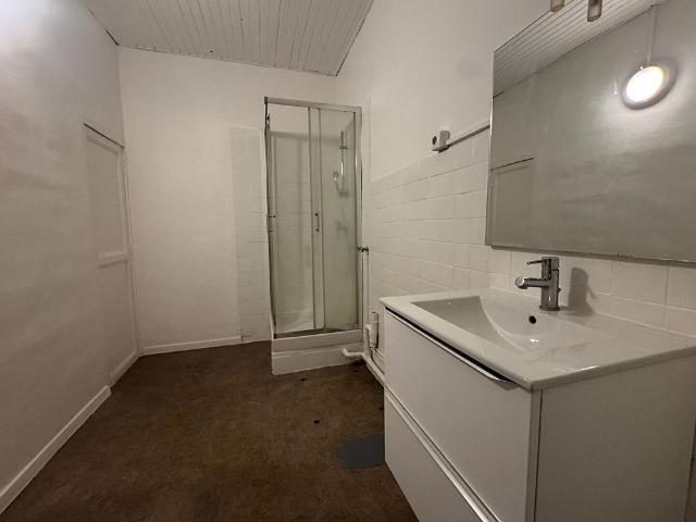 A louer un appartement de type 2 à Marseille 13004 Quartier 5 AVENUES