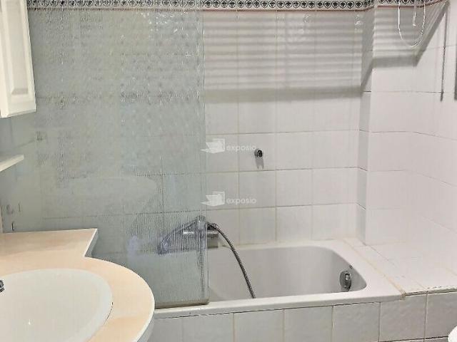 A louer un appartement de type 4 meublé à Marseille 13004 Quartier CINQ AVENUES