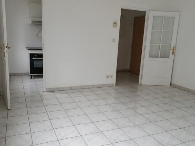 A LOUER VALENCIENNES: APPARTEMENT T2 PROCHE TOUTES COMMODITES