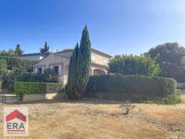 A louer Villa Type 6 13013 MARSEILLE ST MITRE terrain garage piscine