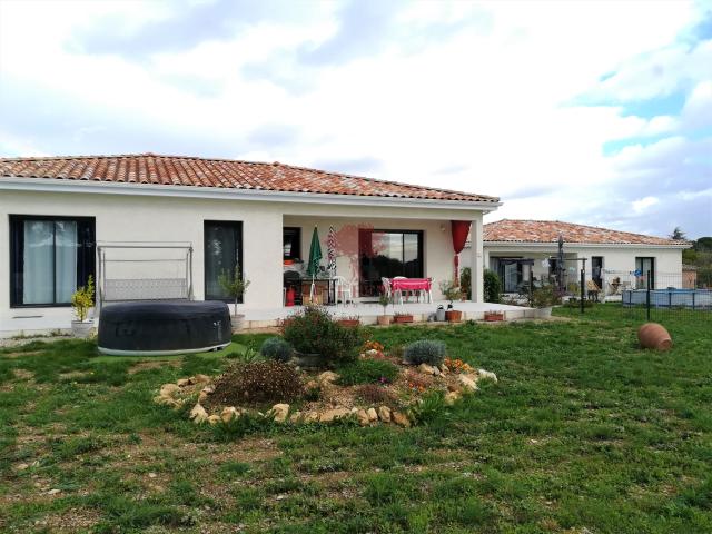 A louer Villa MEUBLEE 4 pièces jardin et garage