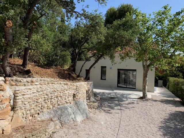 a louer villa de 107 m² avec jardin de 350 m² et stationnements château gombert 13013 marseille
