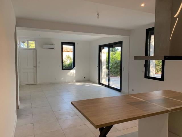 A louer Villa de 107 m² avec jardin de 350 m² et stationnements Château Gombert 13013 Marseille