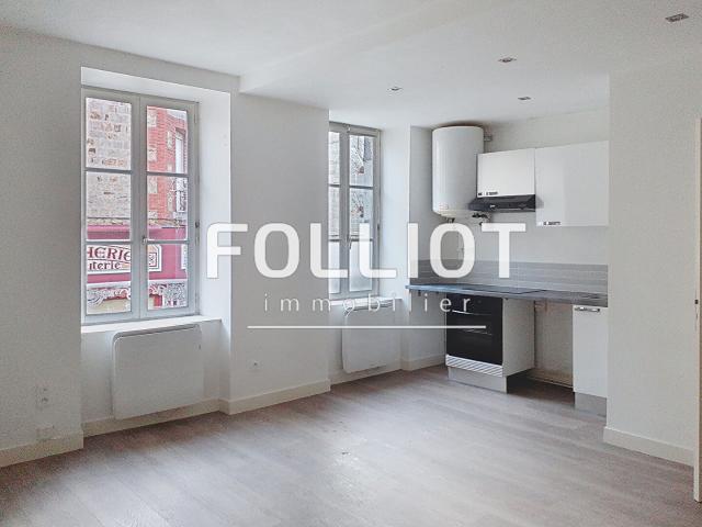 A LOUER VILLEDIEU Centre T2 40 m² avec cuisine équipée